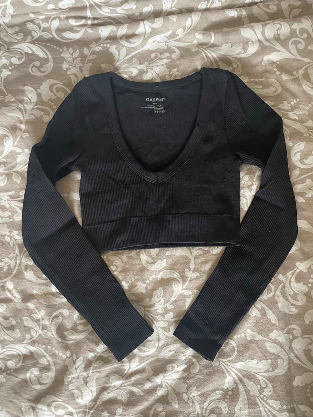 Garage Sonia Black Ribbed V-Neck Long Sleeve Crop Top